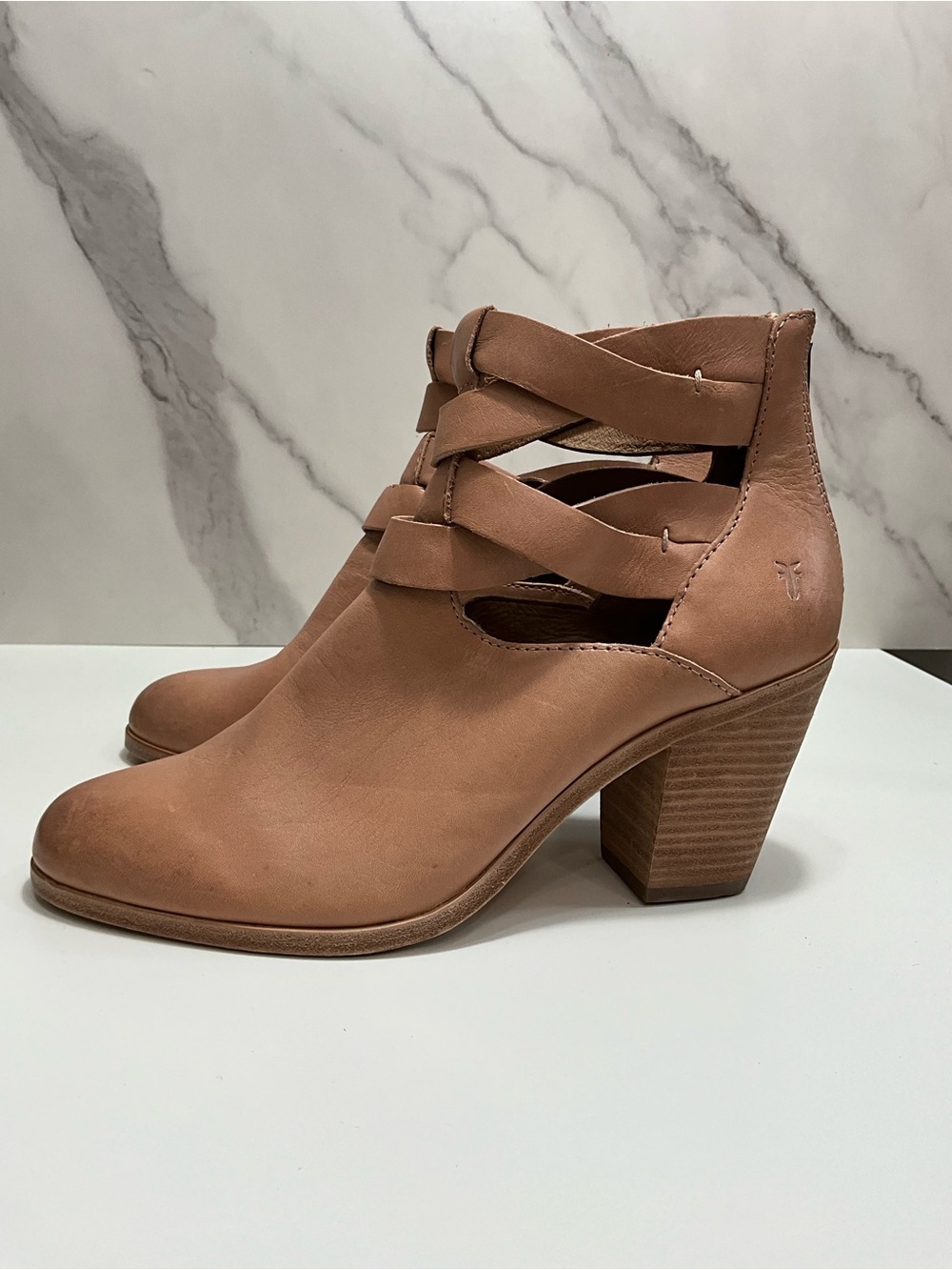 FRYE Cameron Twist Tan Leather Cutout Ankle Booties Block Heel Size 8